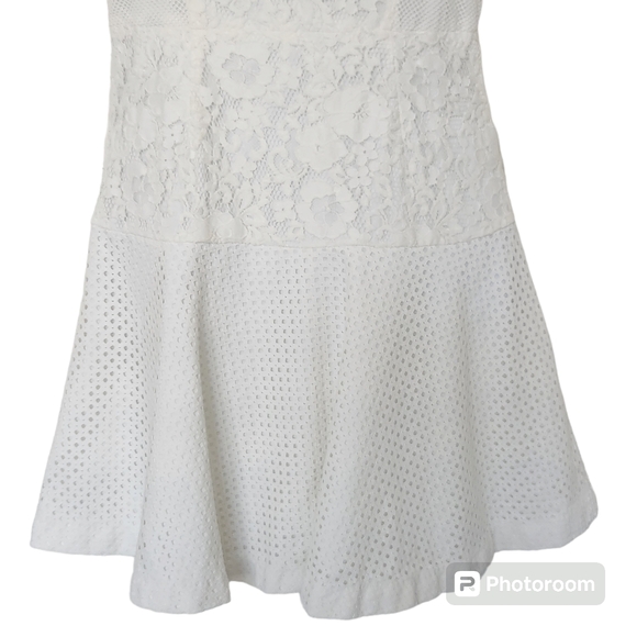 Betsey Johnson White Floral and Eyelet Lace Short Sleeve Fit and Flare Dress 8 - Picture 5 of 13